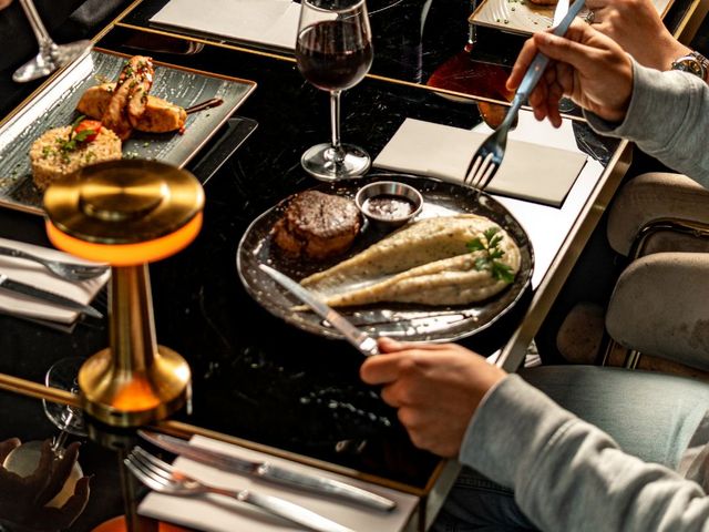 Le Céleste Restaurant 6b52b862-86ea-49c7-8afc-333d758f88de.jpg